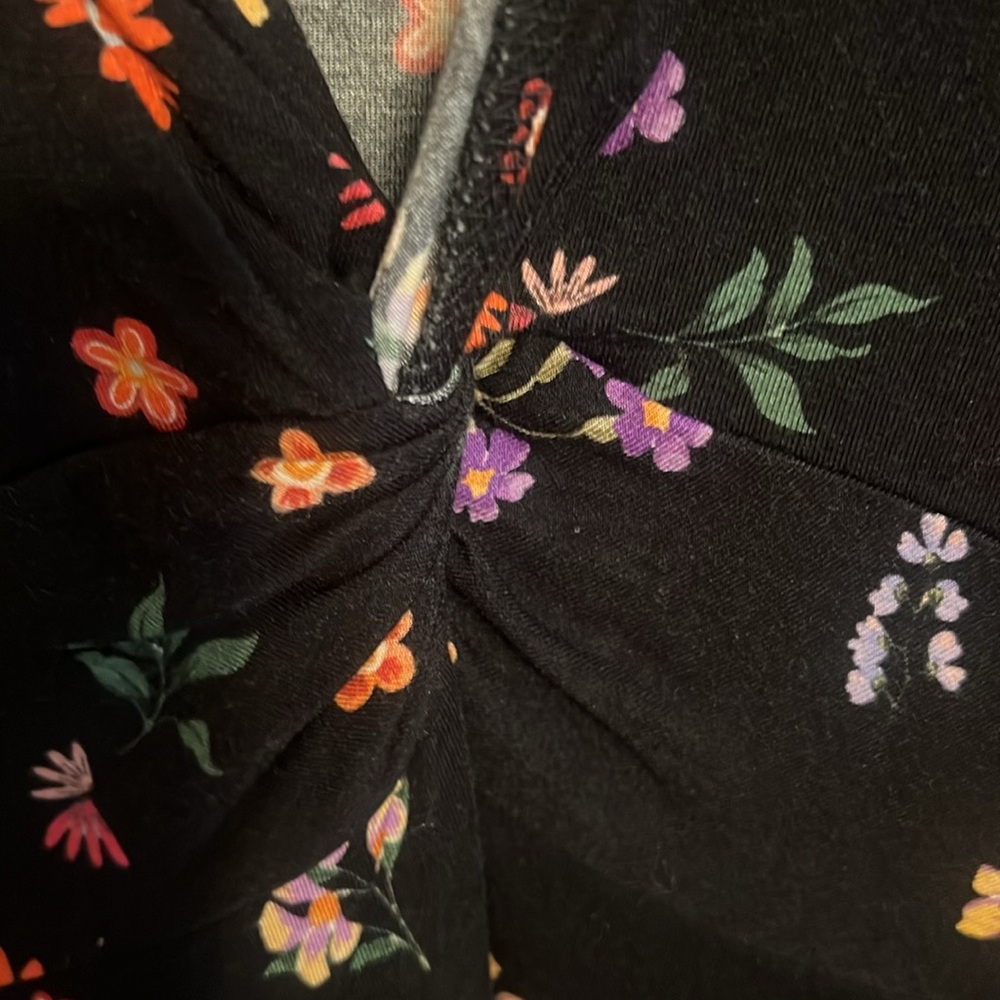 Johnny Was Gray Floral Top - Picture 3 of 4